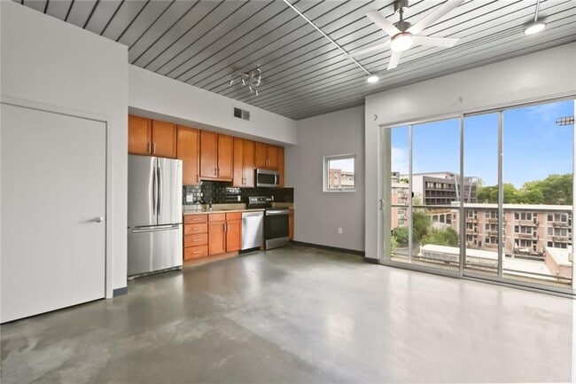 property at 620 Glen Iris Dr NE