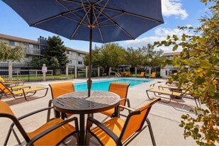 Peaks at Meadow Ridge in Spokane Valley, WA - Building Photo