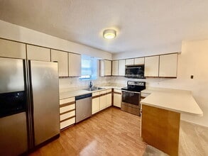 2302 Canyonlands Dr in Maryland Heights, MO - Building Photo - Building Photo