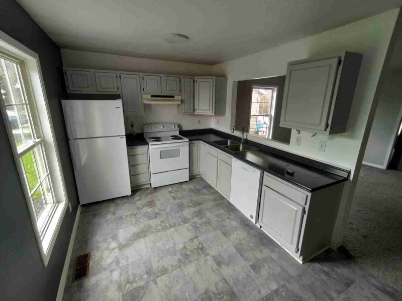 655 Mosgrove St in Urbana, OH - Building Photo
