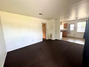 206 Robertson St in Texas City, TX - Building Photo - Building Photo