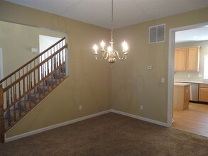 453 Dakota Run in Maineville, OH - Foto de edificio - Building Photo
