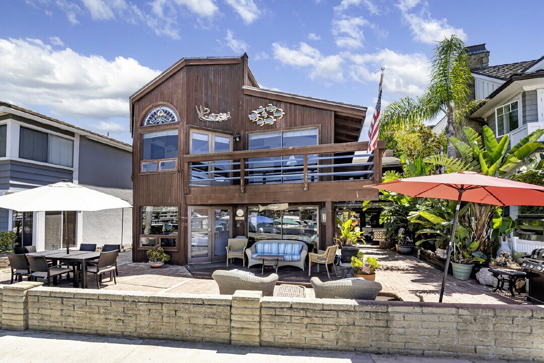 805 North Bay Front in Newport Beach, CA - Building Photo