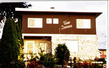 View Terrace Apartments in Everett, WA - Building Photo - Building Photo