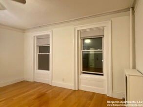 82 Charles St, Unit 3 in Boston, MA - Foto de edificio - Building Photo