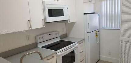 3752 NW 91st Ln in Sunrise, FL - Building Photo - Building Photo