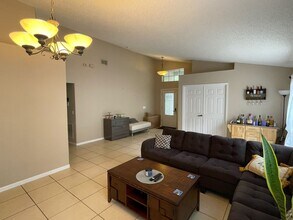 3729 Shawn Cir in Orlando, FL - Building Photo - Building Photo