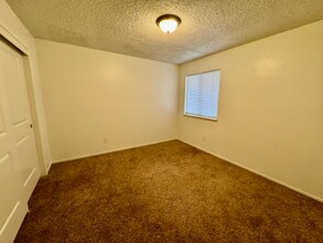 1327 Pacheco Rd-Unit -A in Bakersfield, CA - Building Photo - Building Photo