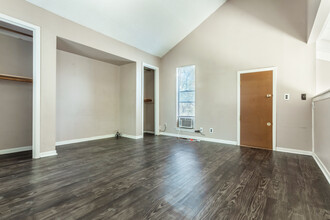 Baycliff Apartments in Horseshoe Bay, TX - Building Photo - Interior Photo