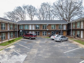 Fountain Blue Apartments in Birmingham, AL - Foto de edificio - Building Photo