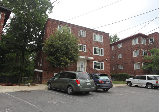 8806 Glenville Rd in Silver Spring, MD - Building Photo - Building Photo