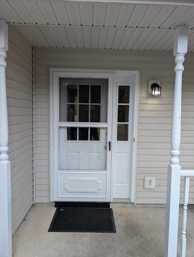 605 Country Acres Ct in Effort, PA - Building Photo - Building Photo
