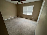 104 Fairwood Ct photo'