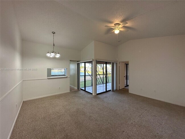 1533 S Liberty Ave in Homestead, FL - Building Photo - Building Photo