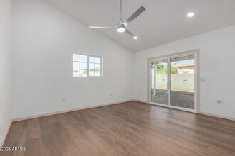 15840 North 22nd St in Phoenix, AZ - Building Photo - Building Photo