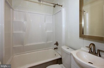 2538 9th St NW-Unit -B in Washington, DC - Building Photo - Building Photo