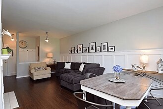 2236 Reflections Dr in Aurora, IL - Building Photo - Building Photo