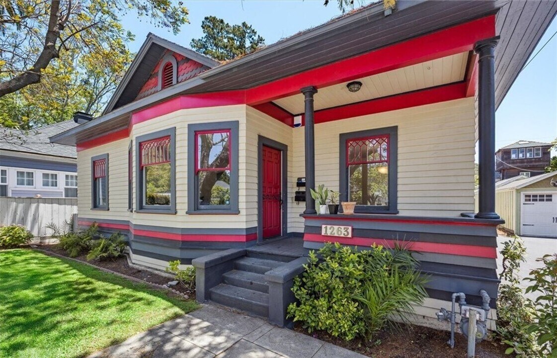 1263 Pismo St in San Luis Obispo, CA - Building Photo