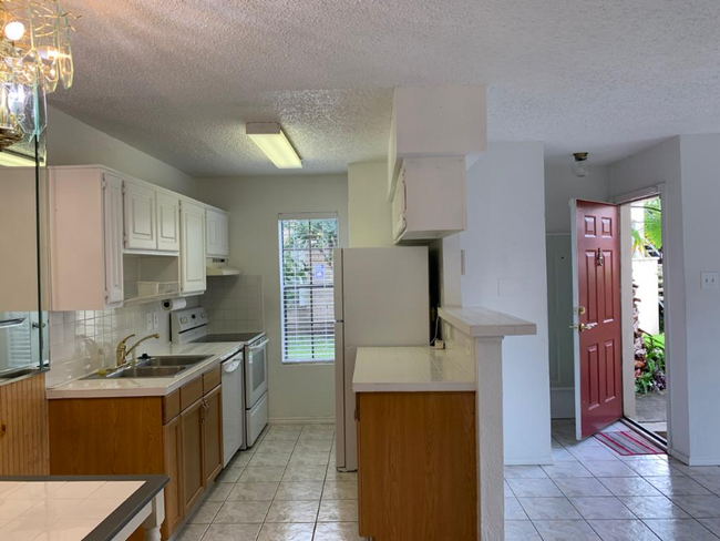 2750 Holly Hall St, Unit 1201