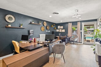 Linda Vista Apartments in Arlington, TX - Foto de edificio - Lobby