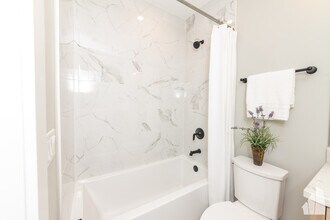 2535 N Campbell Ave, Unit 2535-3 in Chicago, IL - Building Photo - Building Photo