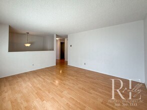 6995 E Indianwood Ct in Port Orchard, WA - Building Photo - Building Photo