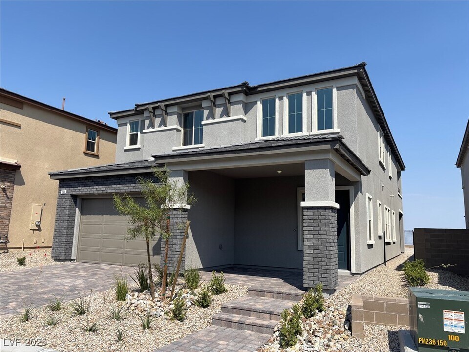 560 Preston Oak Ln in Las Vegas, NV - Building Photo