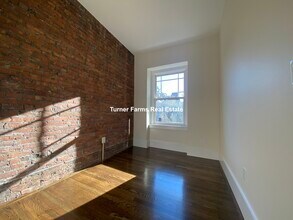261B W Newton St, Unit 2 in Boston, MA - Building Photo - Building Photo