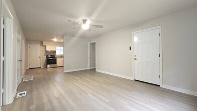 199 Holmes St in Hawkins, TX - Building Photo - Building Photo