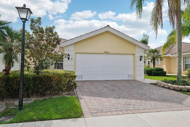10853 SW Elsinore Dr in Port St. Lucie, FL - Building Photo - Building Photo