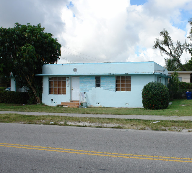 1297 NE 110th Ter in Miami, FL - Foto de edificio - Building Photo