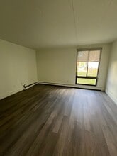 7290 W Dean Rd in Milwaukee, WI - Building Photo - Building Photo