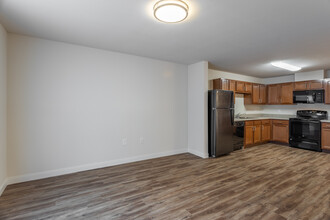 Brookside Residences Apartment Homes in Stow, OH - Building Photo - Interior Photo