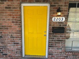 2203 Fairchild St in Baton Rouge, LA - Building Photo