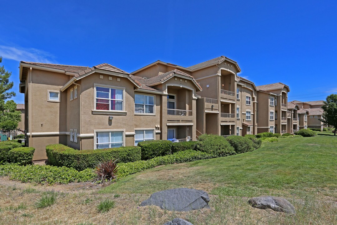 Highland by Vintage in Roseville, CA - Foto de edificio