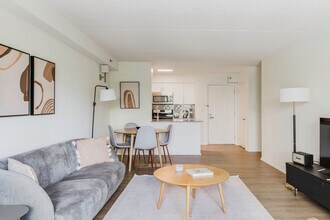 444 Washington Blvd in Jersey City, NJ - Building Photo - Building Photo