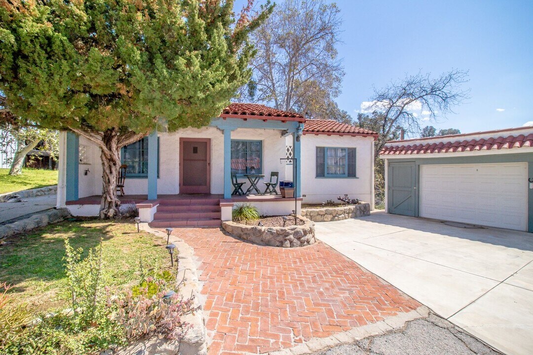 1454 Pacific St in Redlands, CA - Building Photo