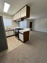 5908 Cedros Avenue in Sherman Oaks, CA - Building Photo