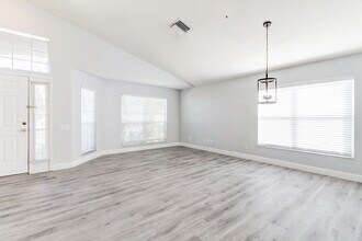 29806 Morningmist Dr in Wesley Chapel, FL - Building Photo - Building Photo