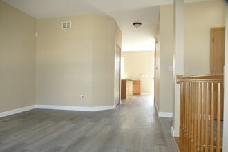 237 S Oak Creek Ln in Romeoville, IL - Building Photo - Building Photo