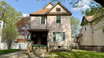212 Elgin Ave in Forest Park, IL - Building Photo
