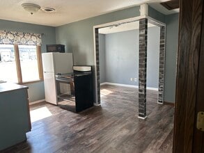 1122 S Oak Ave in Owatonna, MN - Building Photo - Building Photo