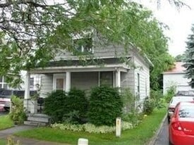 124 Gateway Blvd N in Elyria, OH - Building Photo