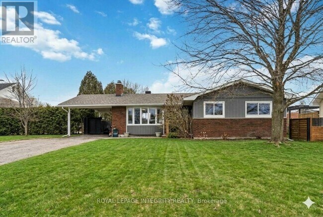 1398 Jamison Ave in Ottawa, ON - Building Photo - Building Photo