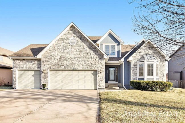 property at 1113 SW Blazing Star Dr