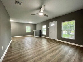 1531 W 5th St in Freeport, TX - Building Photo - Building Photo