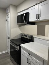 910 7th St N in Texas City, TX - Foto de edificio - Building Photo
