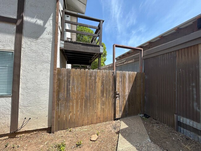 1905 Locust St in Chico, CA - Building Photo - Building Photo