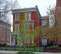 2 E Franklin St in Richmond, VA - Building Photo - Building Photo