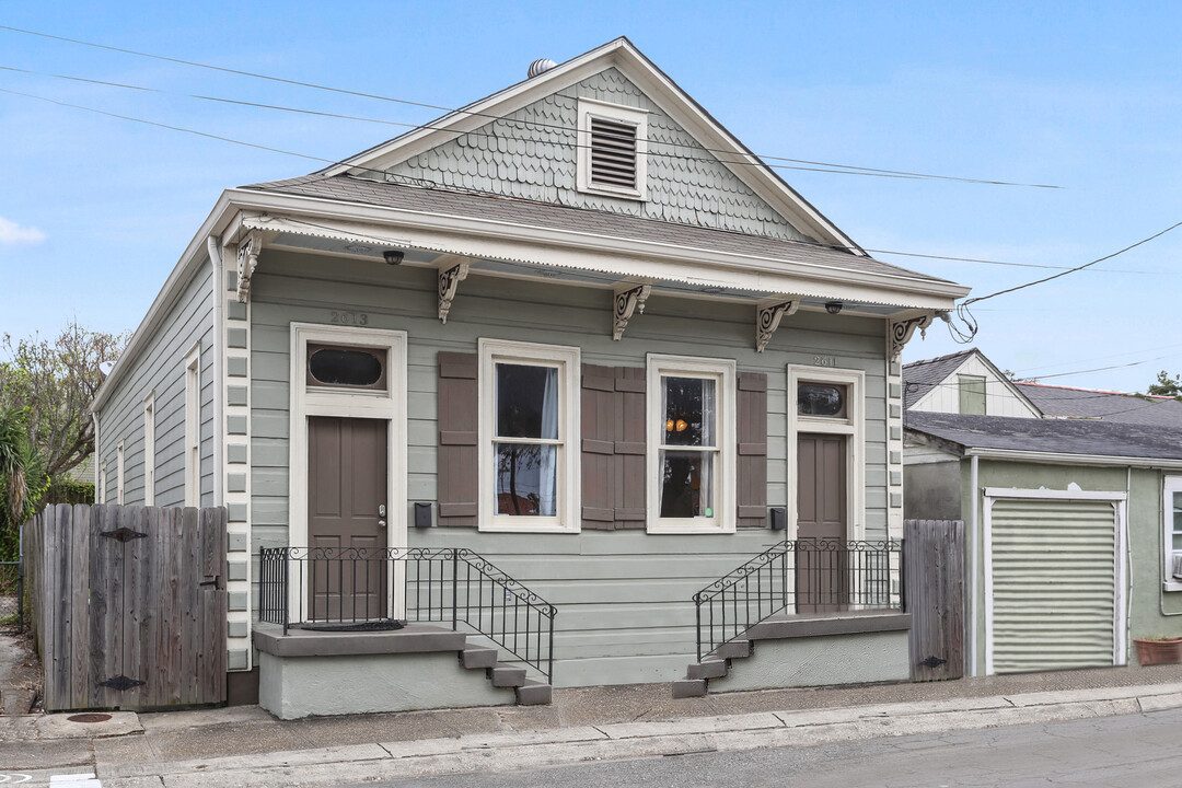 2611 Columbus St in New Orleans, LA - Building Photo